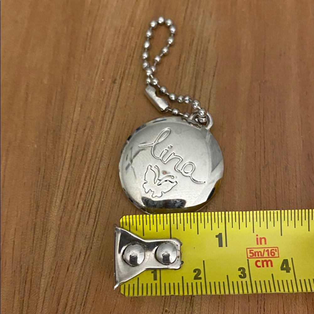 Keychain With The Name LINA black silver in great condition - Picture 3 of 3